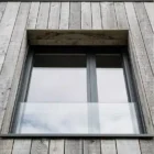 Les fenêtres à la française portent bien leur nom ! Ce sont les plus utilisées en France. Elles offrent de grandes possibilités et augmentent la performance de votre habitat