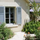 Les volets battants EHRET en aluminium donnent du style et créent une esthétique unique qui s’intègre à l’architecture de votre maison.